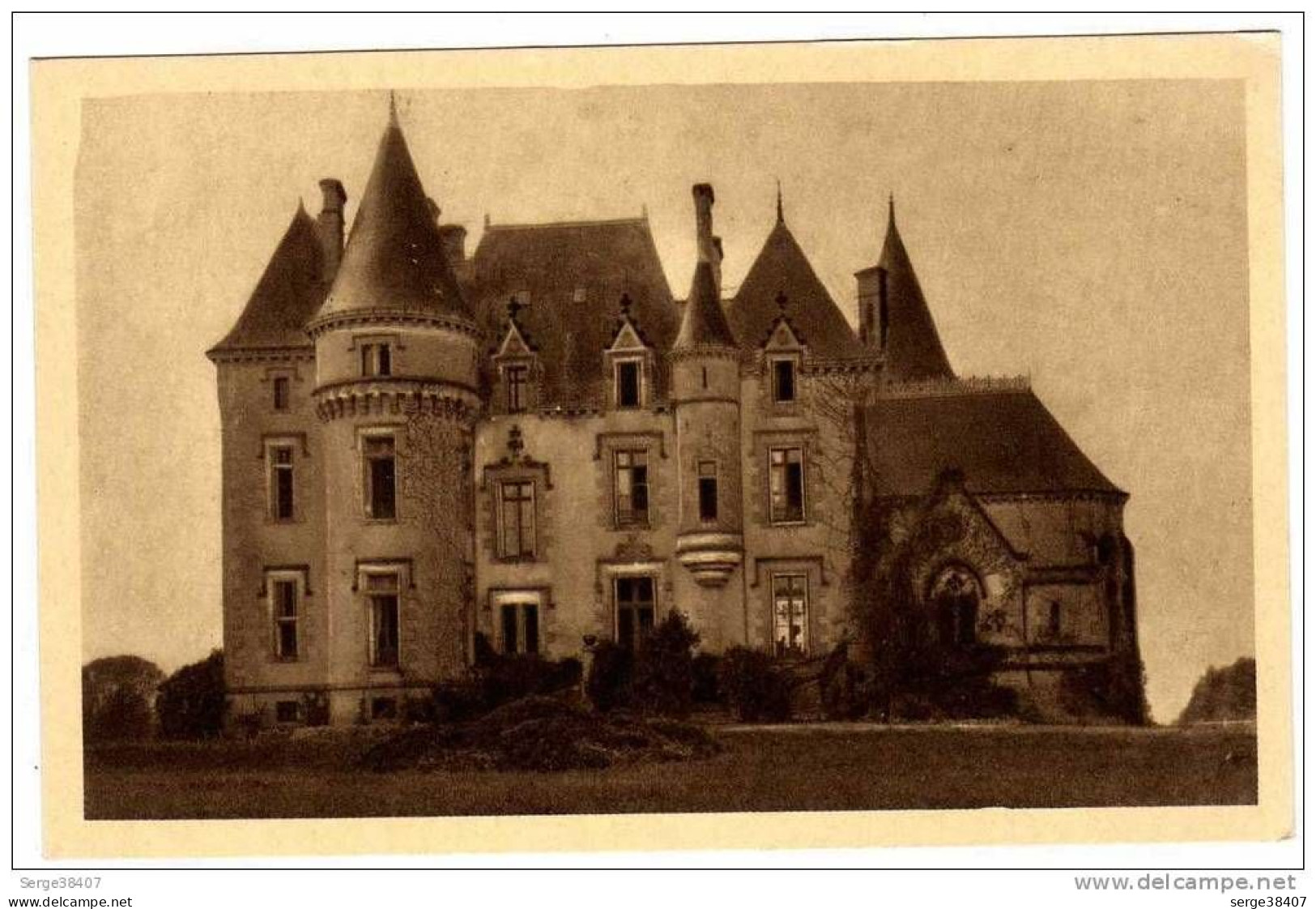 CHAMPDENIERS - Château Du Petit Buisson # 1-9/5 - Champdeniers Saint Denis