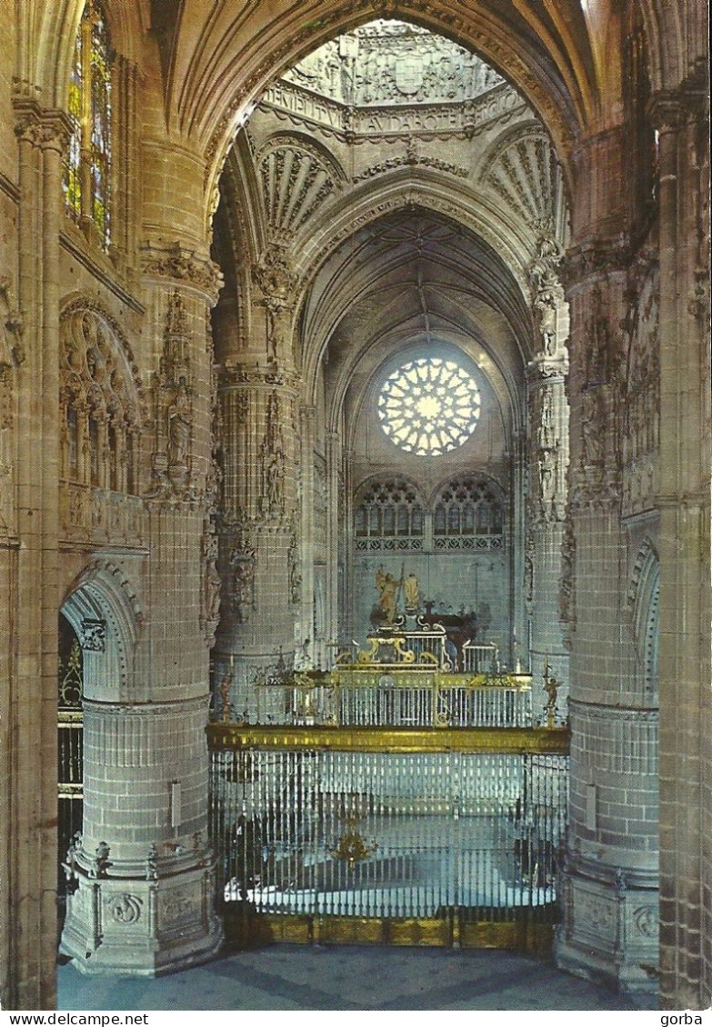 *CPM -  ESPAGNE - CASTILLE ET LEON - BURGOS (Catedral) - Vue Générale De La Nef Transversale - Burgos