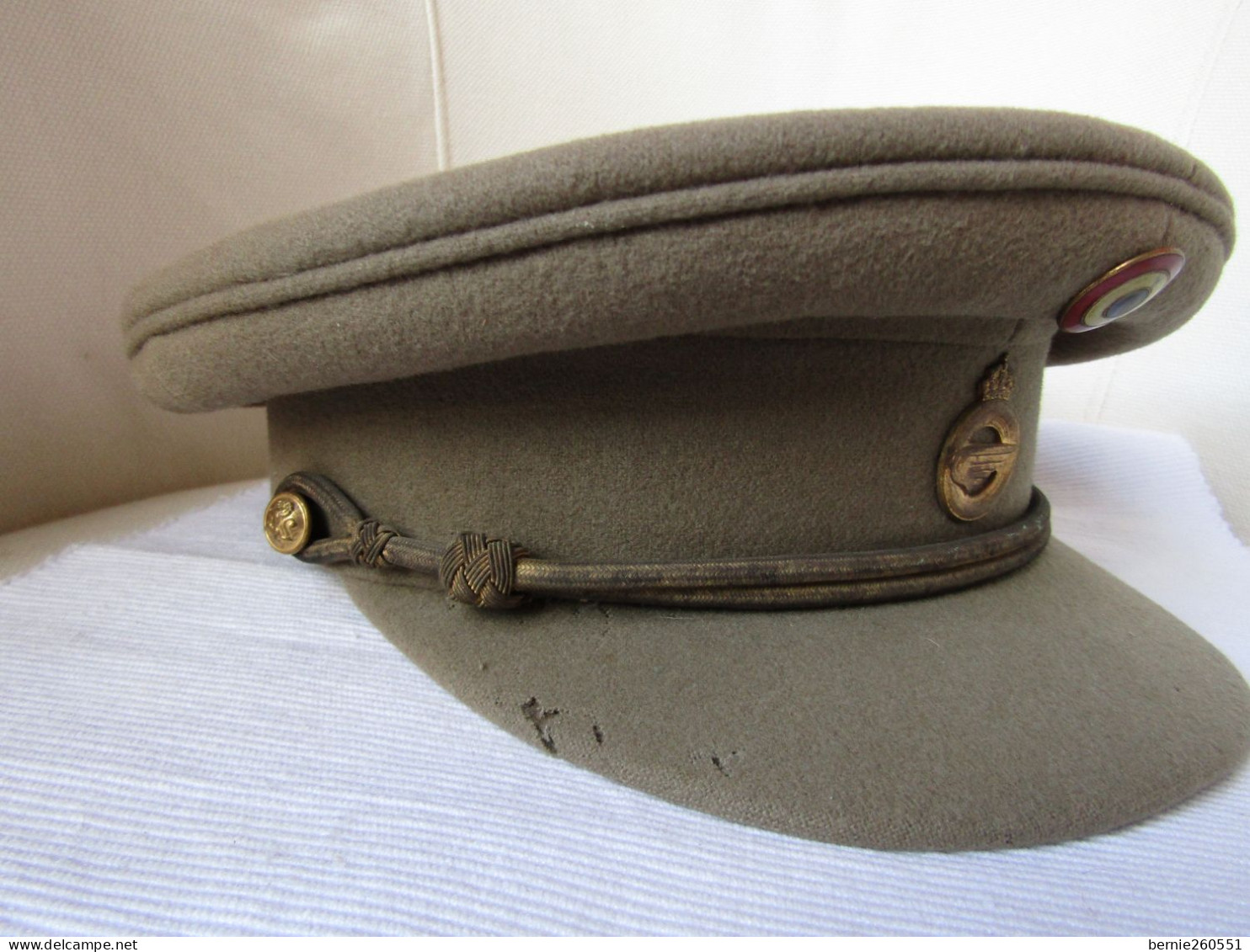 Superbe Ancien Képi Kaki De L'armée Belge, Taille 56 - Cascos