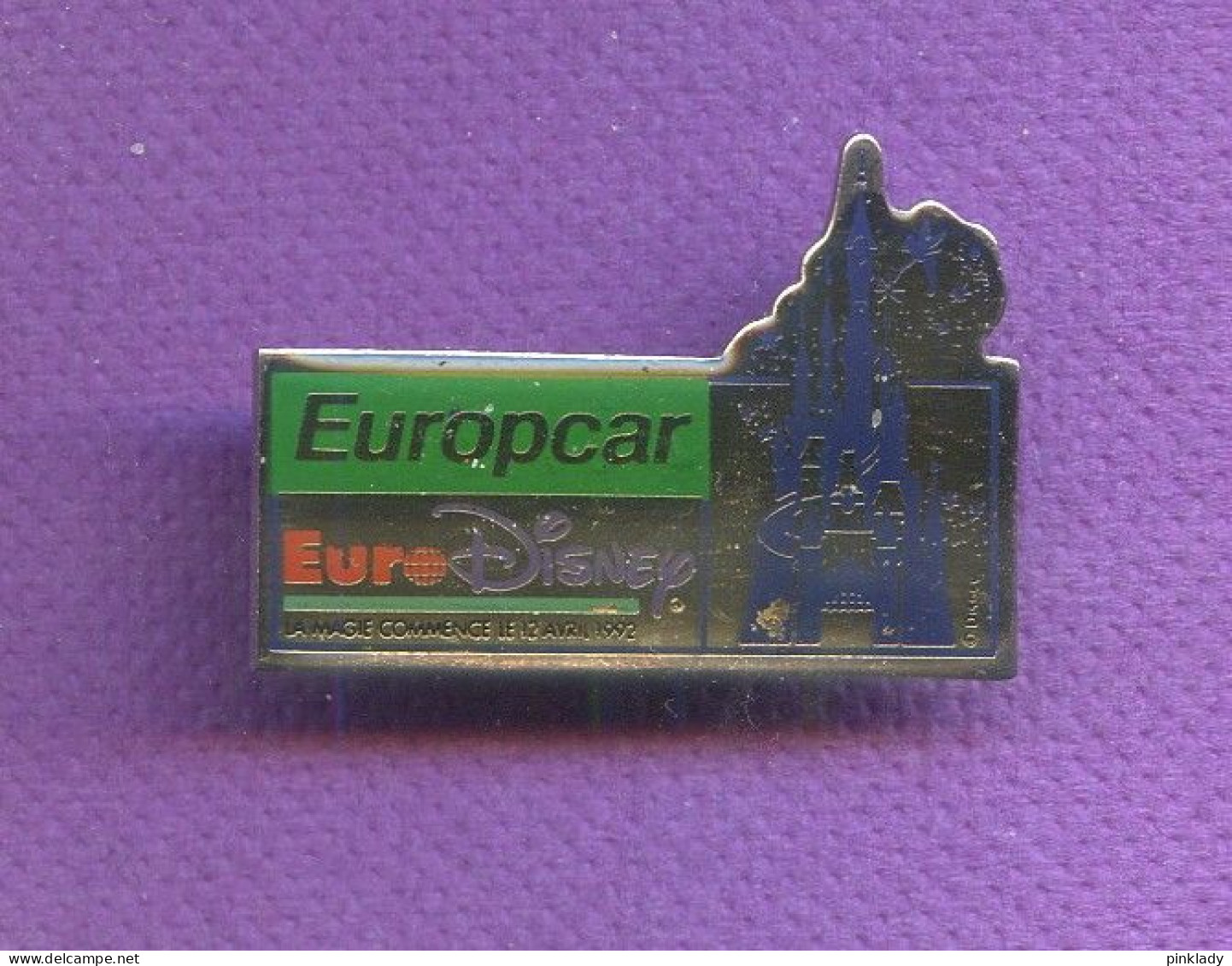 Rare Pins Eurodisney Disney Europcar La Magie Commence Le 12 Avril 1992 Q896 - Disney