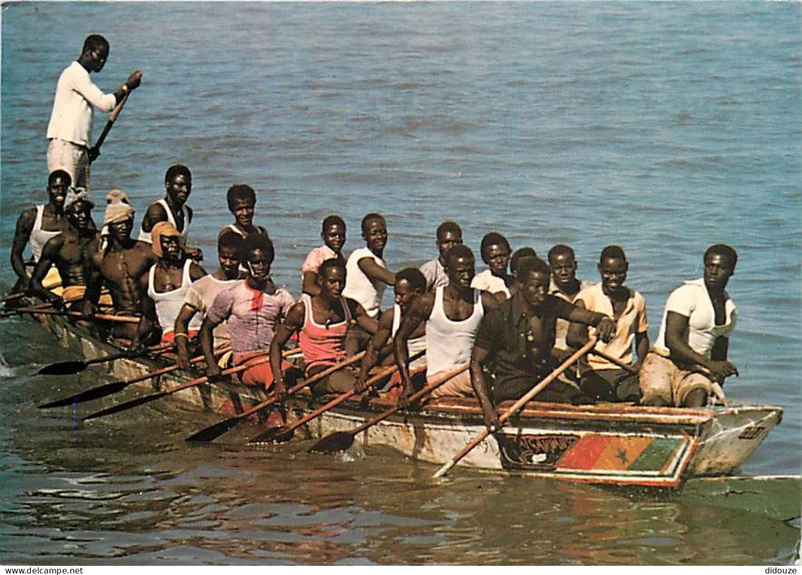 Gambie - Gambian Racing Canoe - CPM - Voir Scans Recto-Verso - Gambie