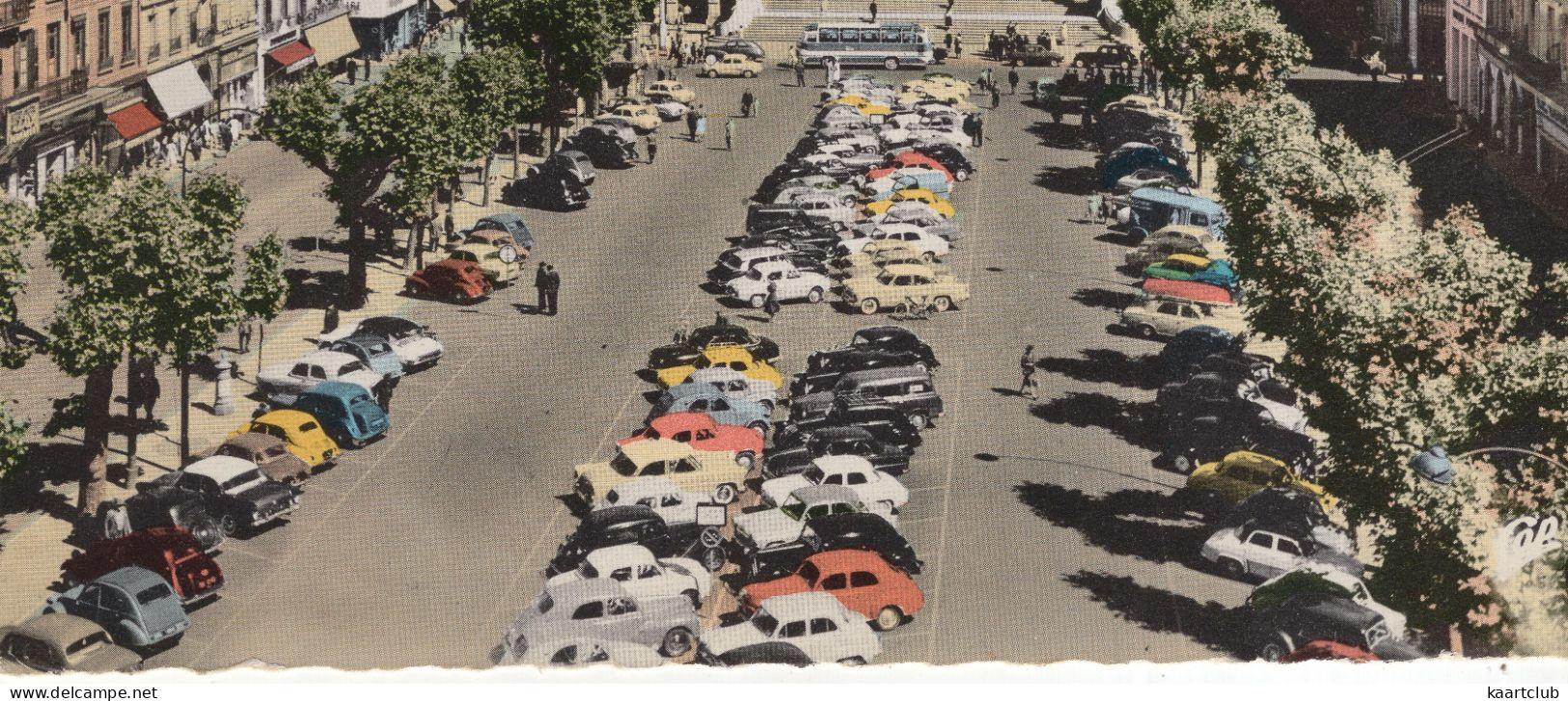 St-Etienne: 100 OLDTIMER VOITURES/AUTO'S - 1960's - Place De L'Hotel De Ville - (France) - Turismo