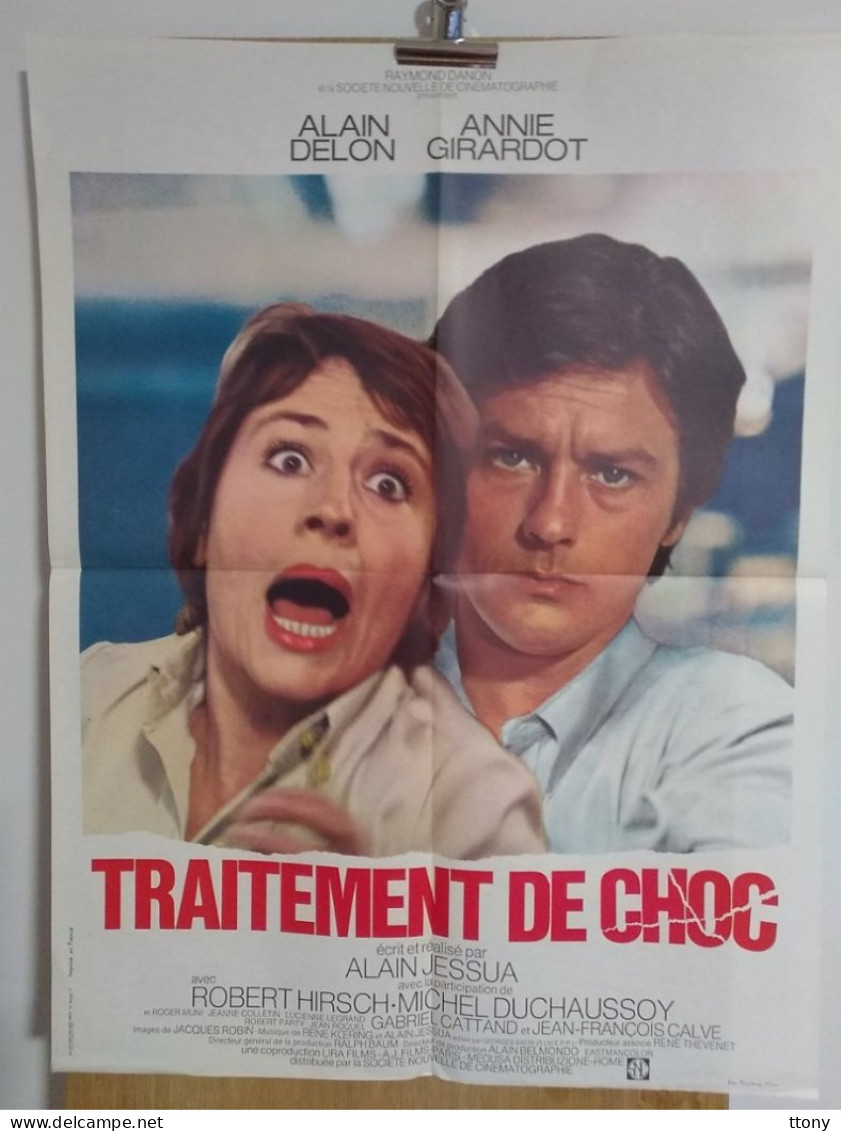 Affiche Pliée Originale Traitement De Choc Avec Annie Girardot Et Alain Delon 1973 ( Format 80 Cm X 60 Cm ) - Posters