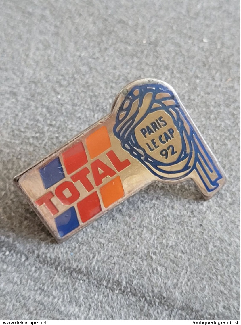 Pin's Total - Carburants