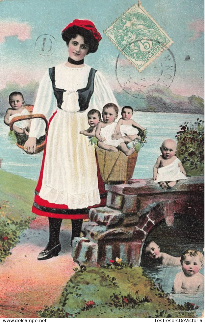 FANTAISIES - Femmes - Femme En Train De Porter Des Bébés - Sept Bébés - Carte Postale Ancienne - Women
