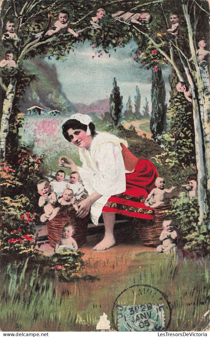 FANTAISIES - Femmes - Femme - Des Bébés - Des Paniers - Forêt - Carte Postale Ancienne - Donne