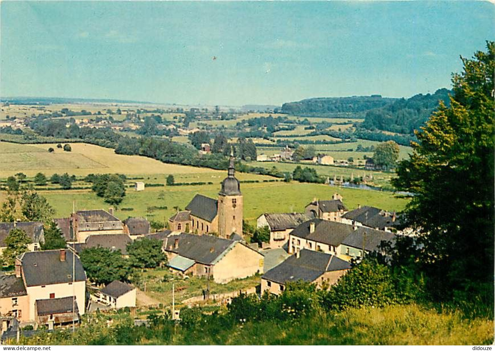 Belgique - Chassepierre - Vue Générale - CPM - Carte Neuve - Voir Scans Recto-Verso - Chassepierre