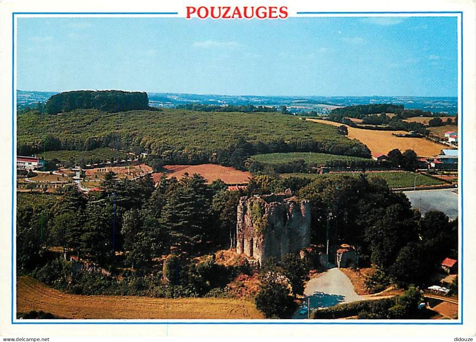85 - Pouzauges - Le Château De Gilles De Retz Et Le Bois De La Folie - Vue Aérienne - CPM - Voir Scans Recto-Verso - Pouzauges