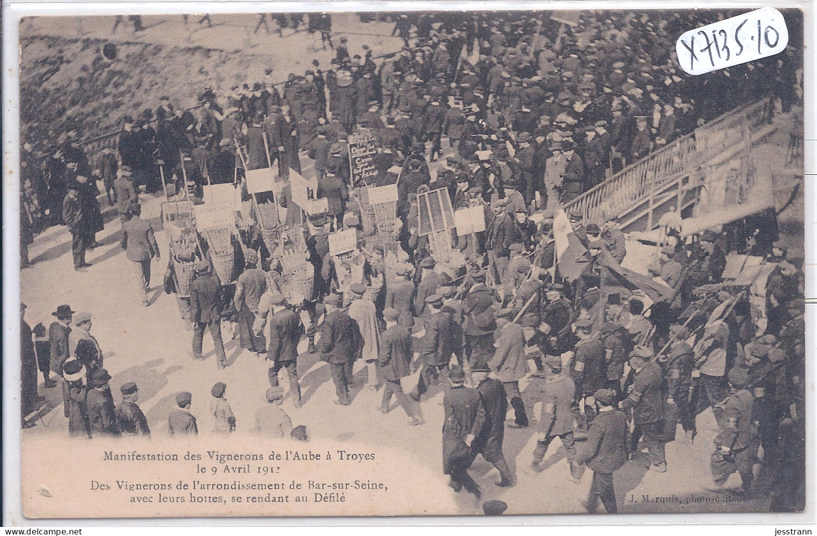 BAR-SUR-SEINE- MANIFESTATION DES VIGNERONS- 1911- DES VIGNERONS DE L ARRONDISSEMENT DE BAR-SUR-SEINE- AVEC LEURS HOTTES - Bar-sur-Seine