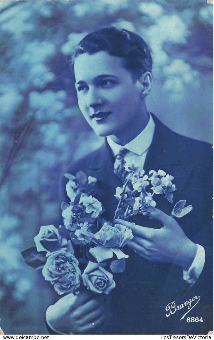 FANTAISIE - Homme En Costume - Bouquet De Roses - Branger - Carte Postale Ancienne - Uomini