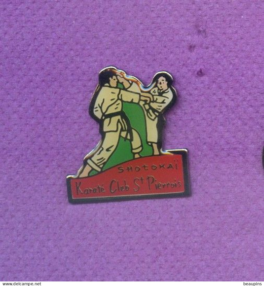 Rare Pins Karate Club Saint Pierrois N237 - Judo