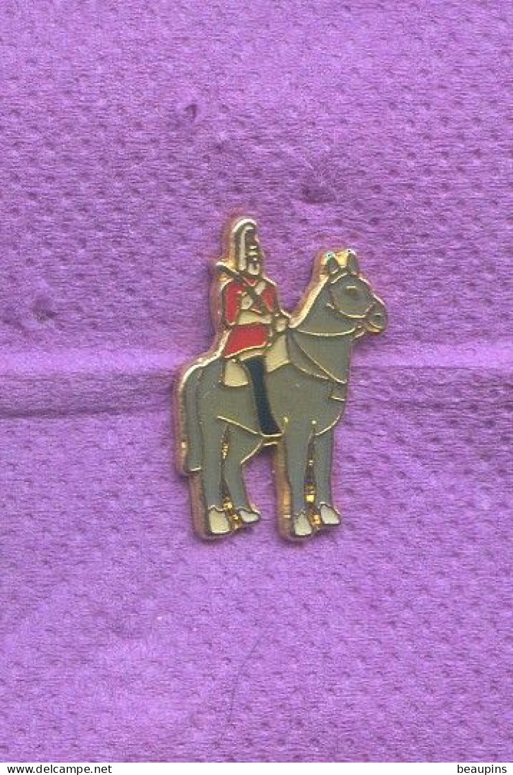 Rare Petit Pins Armee Militaire ? Garde A Cheval N287 - Militaria