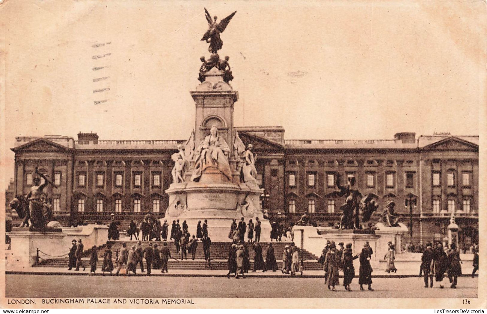 ROYAUME UNI - Angleterre - London - Buckingham Palace And Victoria Memorial - Carte Postale Ancienne - Buckingham Palace