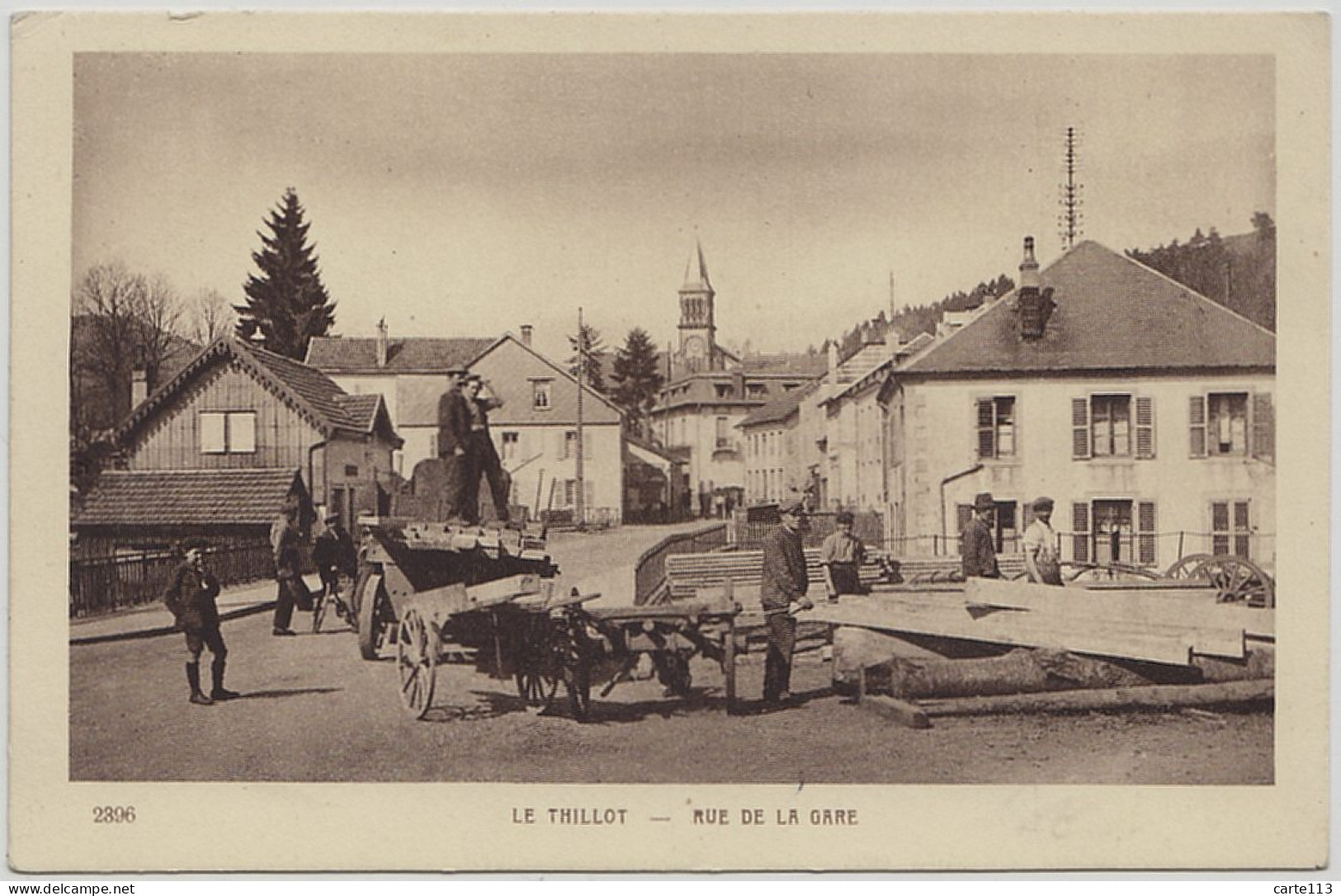 88 - B31530CPA - LE THILLOT - Rue De La Gare - Dechargement De Bois - Très Bon état - VOSGES - Le Thillot