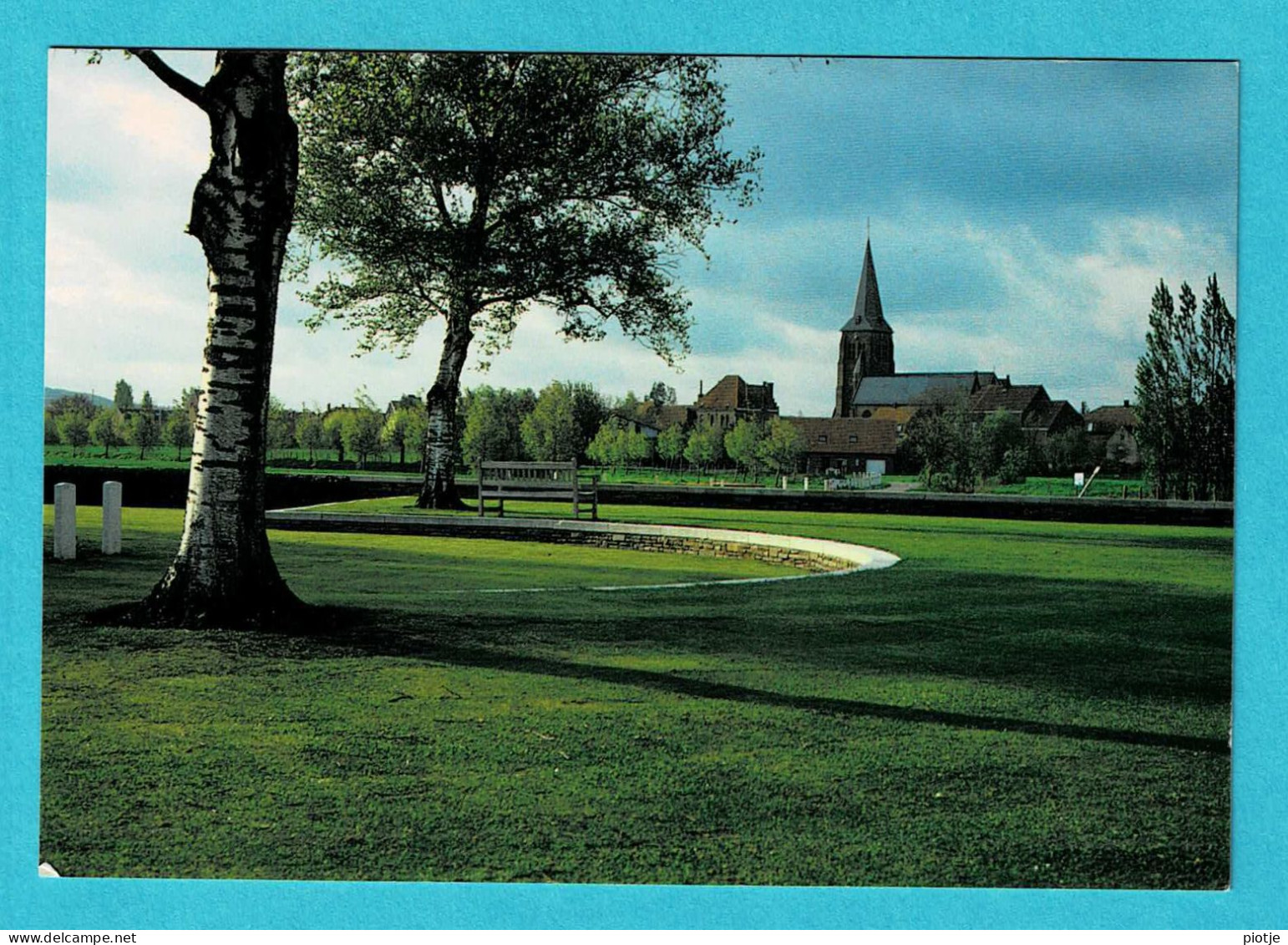 * Wulvergem (Heuvelland) * (VVV Heuvelland - Dia Jan Verhaeghe) Zicht Vanuit St. Quentin, Cimetière Militaire, Cemetery - Heuvelland