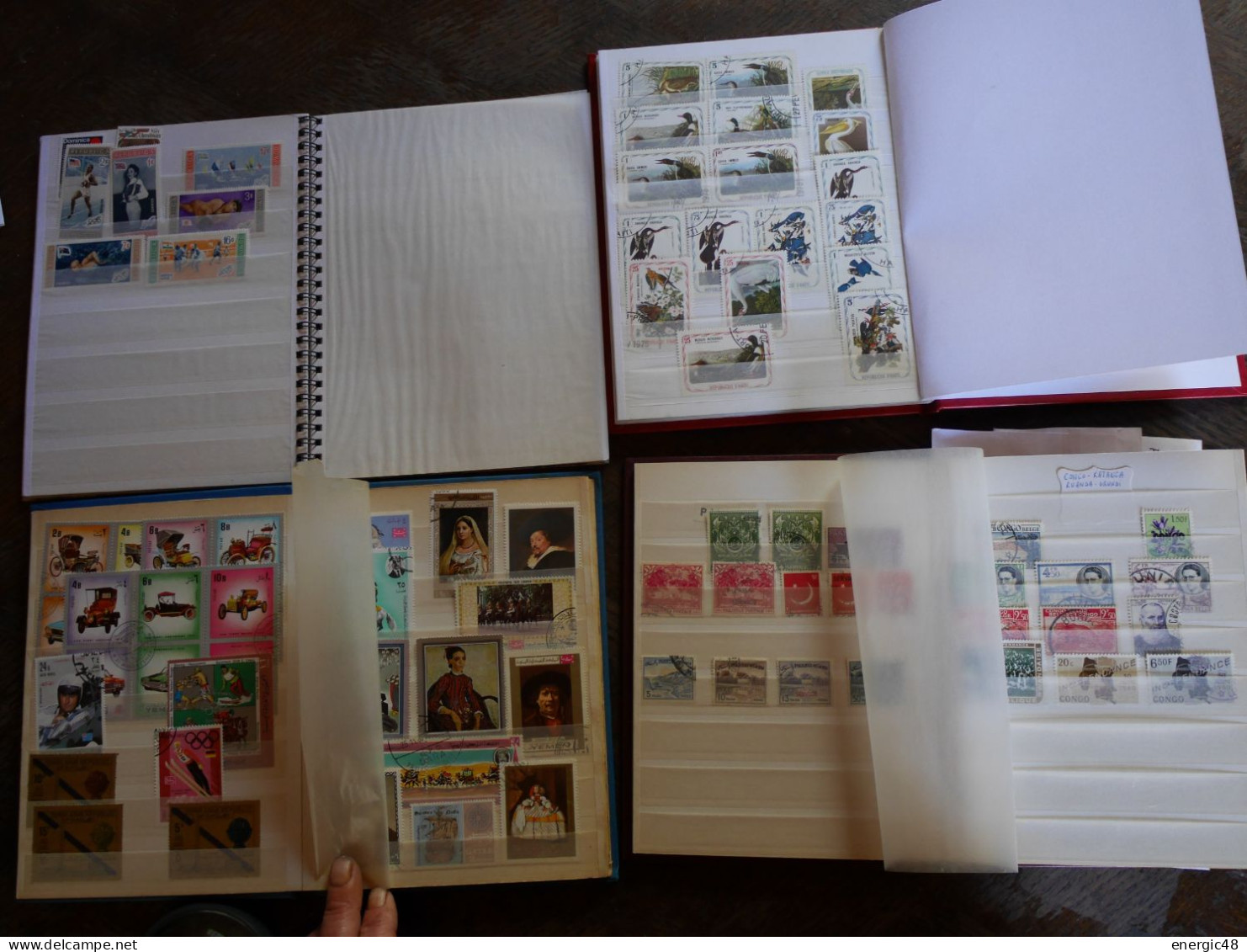 4  Petits Albums De Timbres  Dont Chine Et Autre Choses A Voir! Départ 1€ - Lots & Kiloware (mixtures) - Max. 999 Stamps