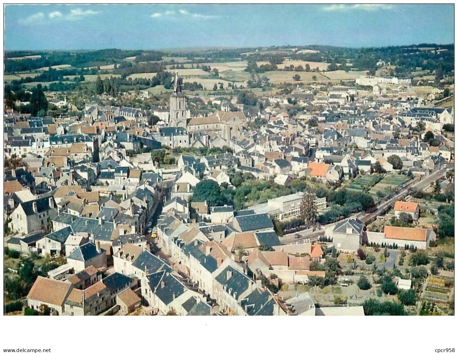 23.LA SOUTERRAINE.n°20049.VUE GENERALE AERIENNE.CPSM. - La Souterraine