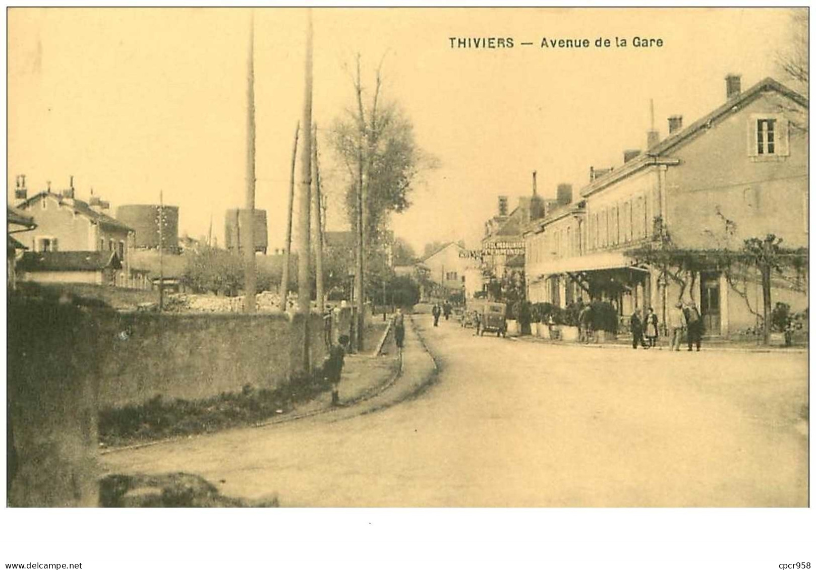 24.THIVIERS.n°16638.AVENUE DE LA GARE - Thiviers