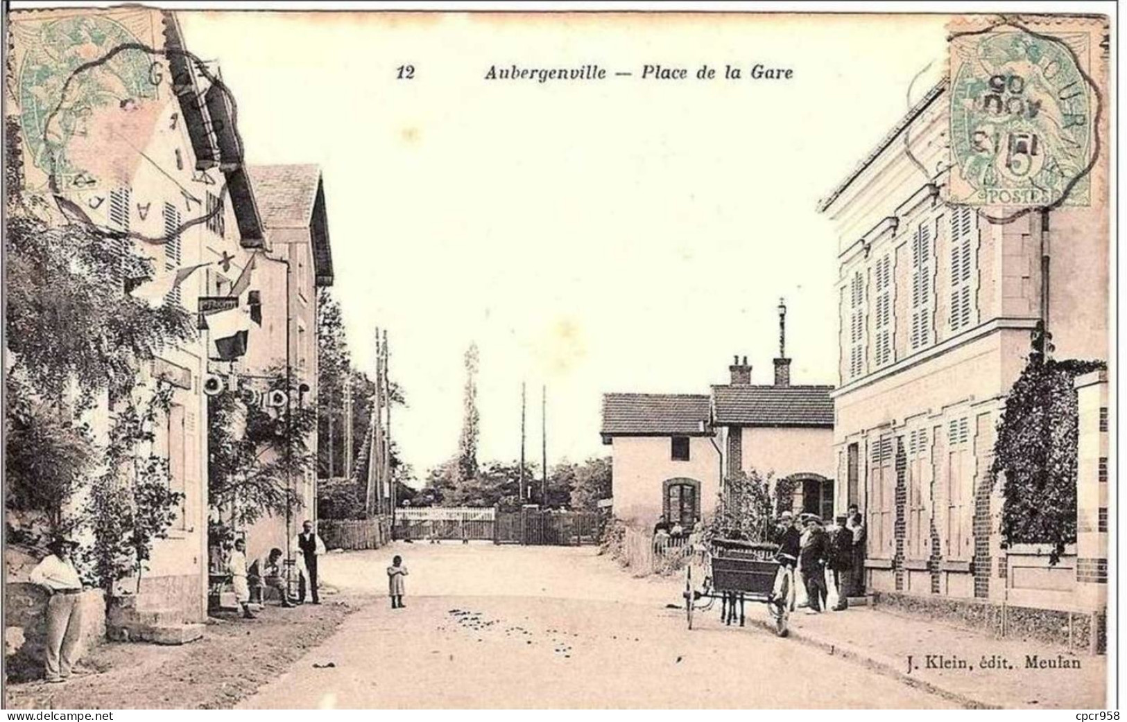 78.AUBERGENVILLE.PLACE DE LA GARE. - Aubergenville