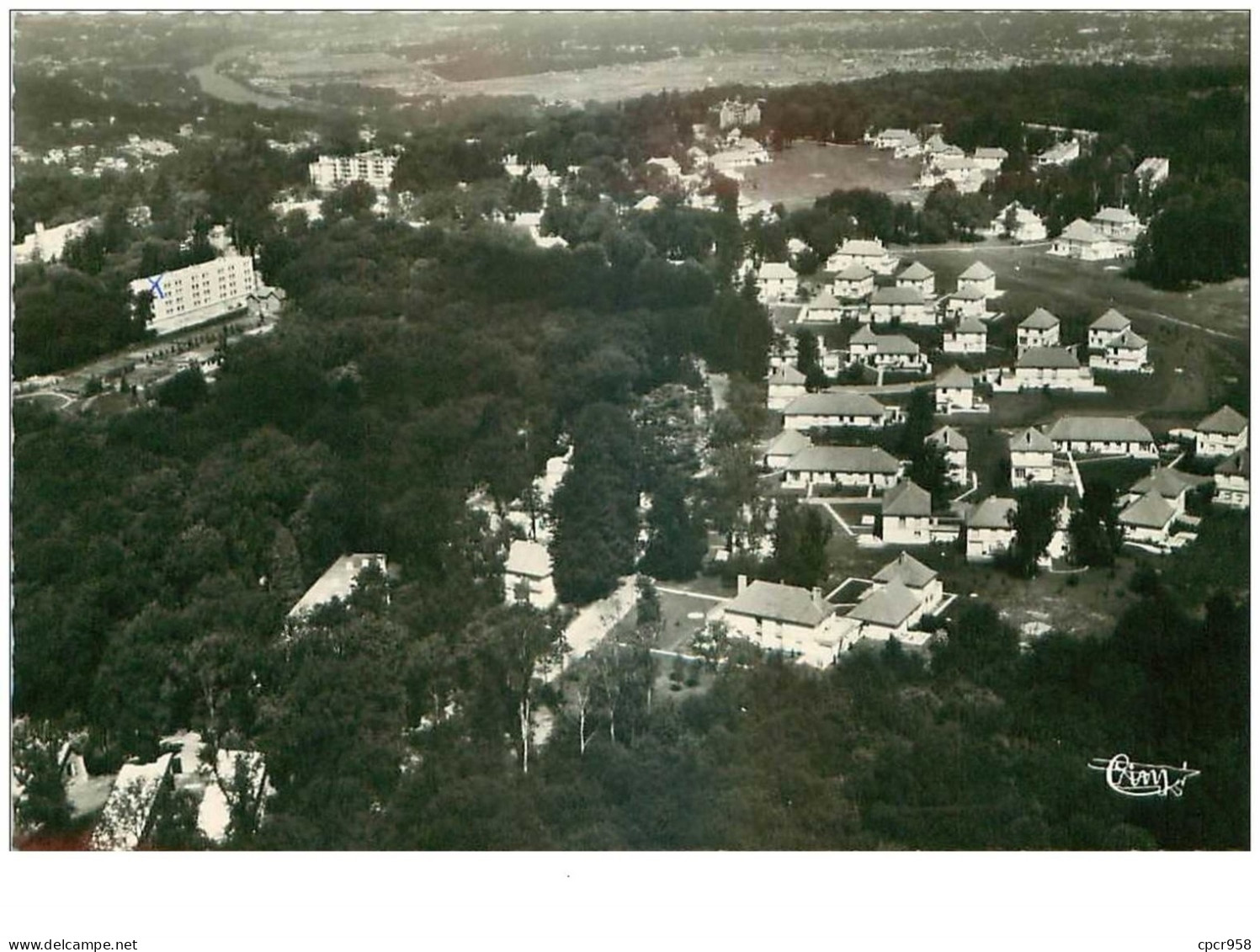 78.LA CELLE ST CLOUD.n°26526.DOMAINE ST FRANCOIS.VUE AERIENNE.CPSM - La Celle Saint Cloud