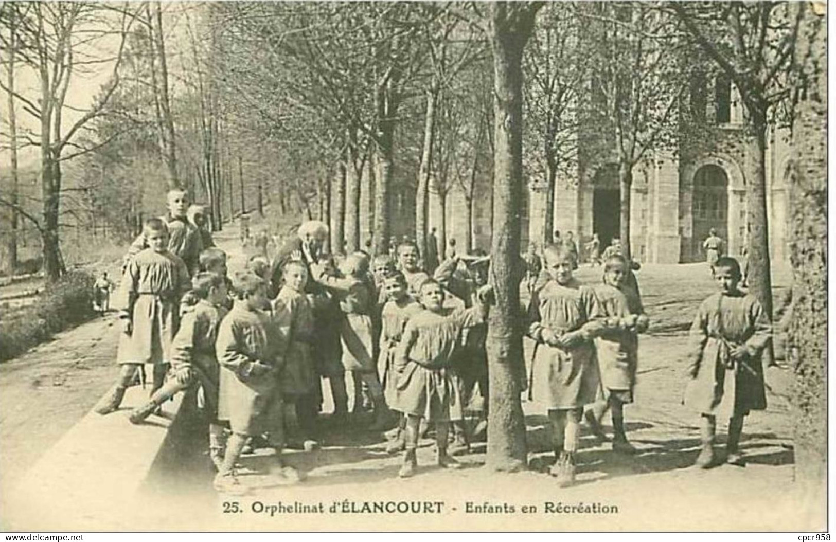 78.ELANCOURT.ORPHELINAT D'ELANCOURT.ENFANTS EN RECREATION - Elancourt