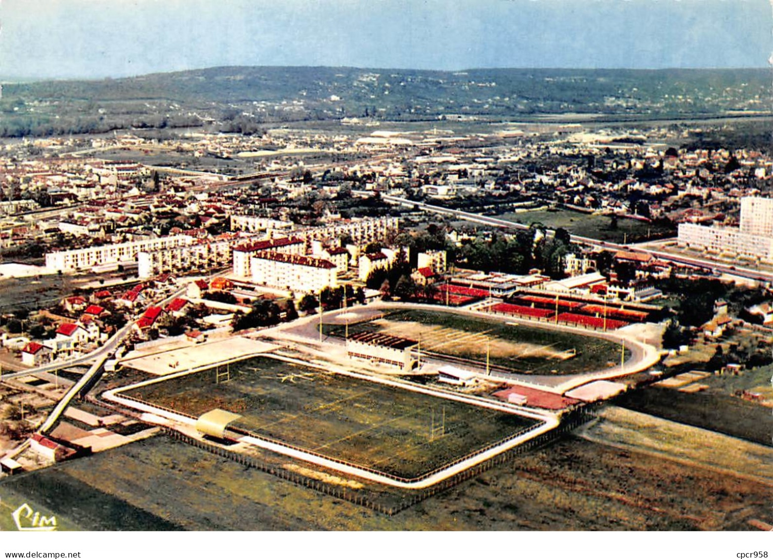 78 .n°204952.les Mureaux.vue Aérienne.les Terrains De Sports.stade.cpsm - 15 X 10.5 Cm - Les Mureaux