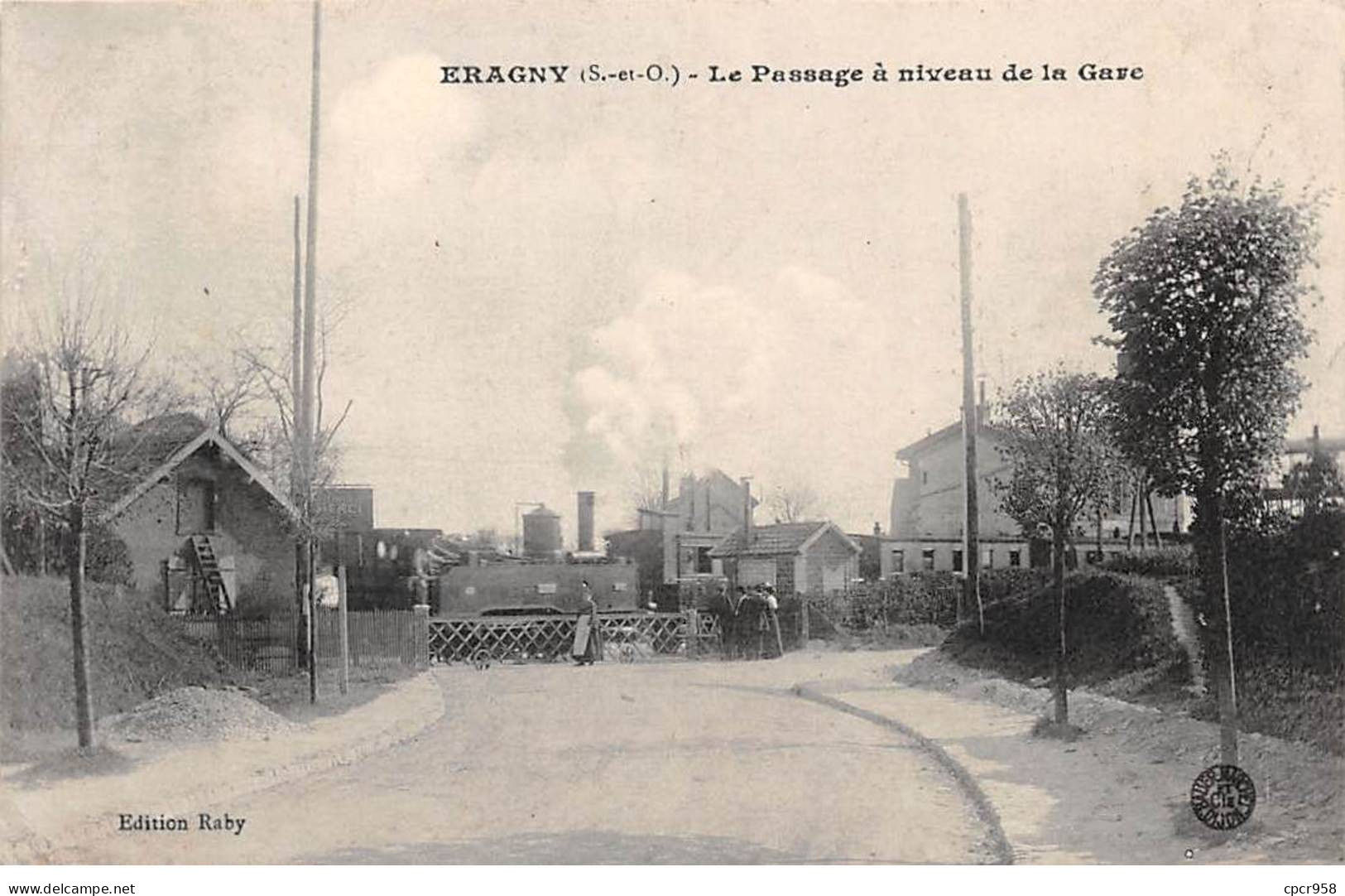 95 - SAN63435 - ERAGNY - Le Passage à Niveau De La Gare - Train - Eragny