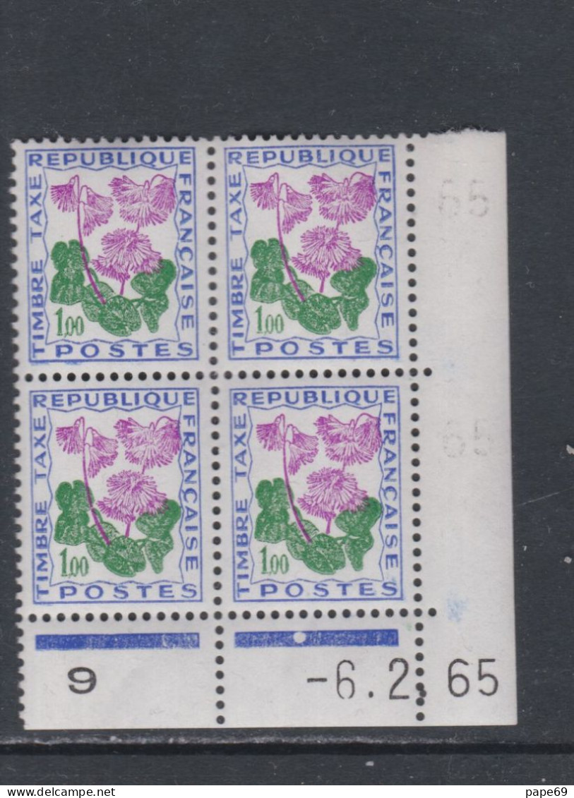 France Timbres-Taxe N° 102 XX Fleurs : 1 F. Soldanelle  En Bloc De 4 Coin Daté Du 6 . 2 .65 ; 1 Point Blanc, Ss Ch. TB - Strafport