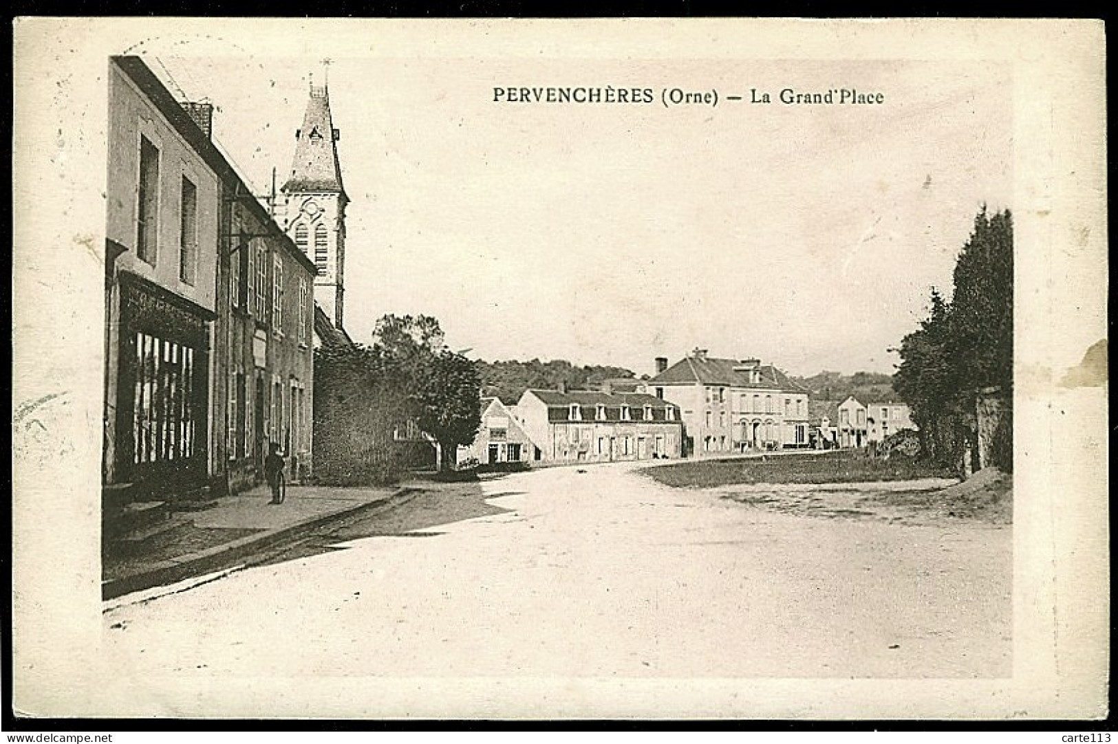61 - B1942CPA - PERVENCHERES - La Grand Place - Bon état - ORNE - Pervencheres