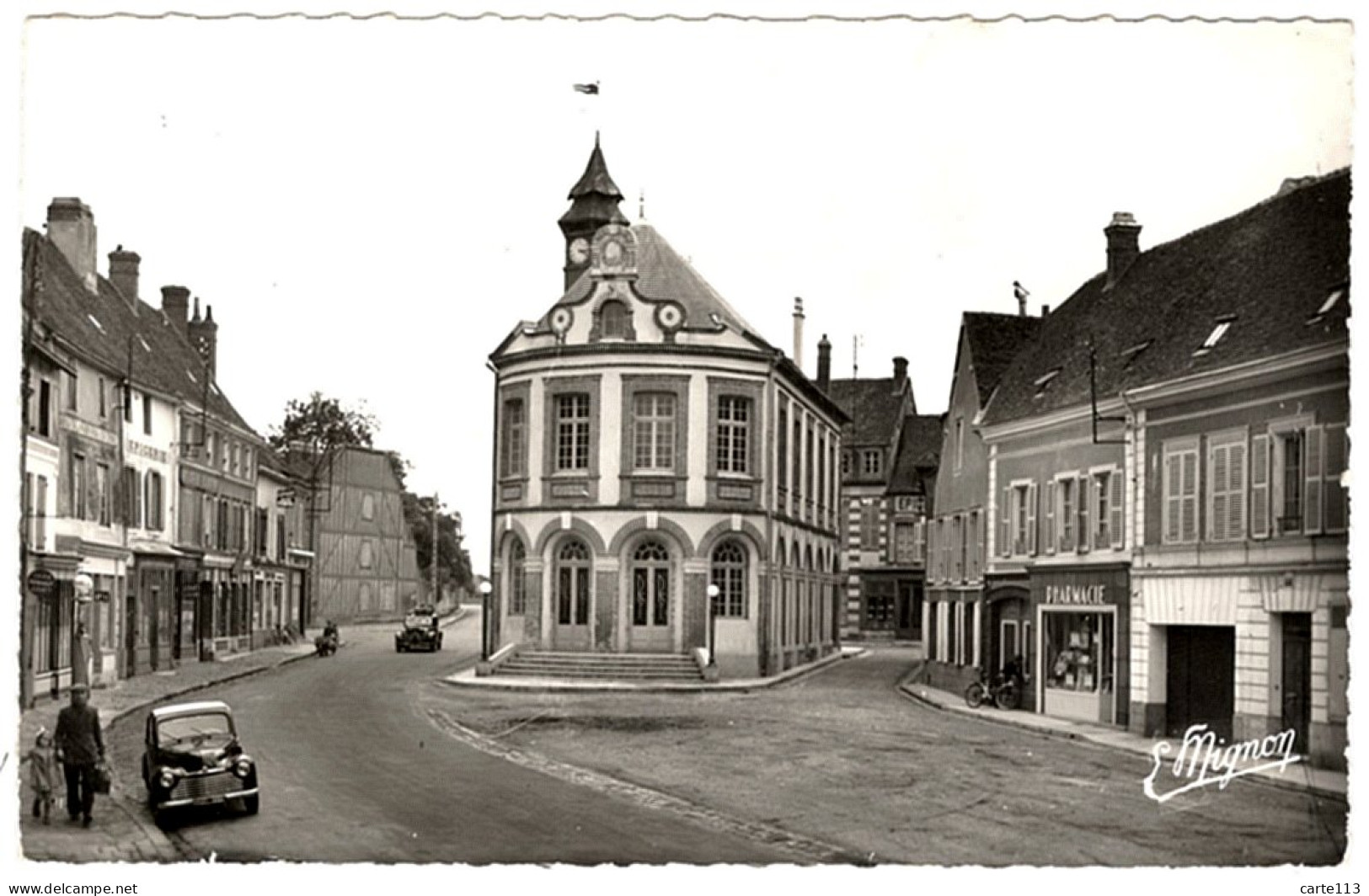 28 - B26286CPSM - CHATEAUNEUF EN THYMERAIS - L' Hotel De Ville - Traction - Très Bon état - EURE-ET-LOIR - Châteauneuf