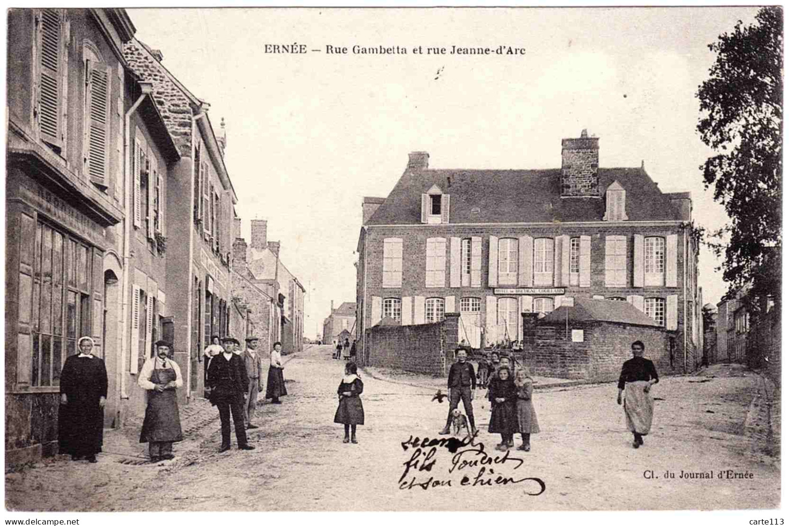 53 - B23334CPA - ERNEE - Rue Gambetta Et Rue Jeanne D' Arc - Très Bon état - MAYENNE - Ernee