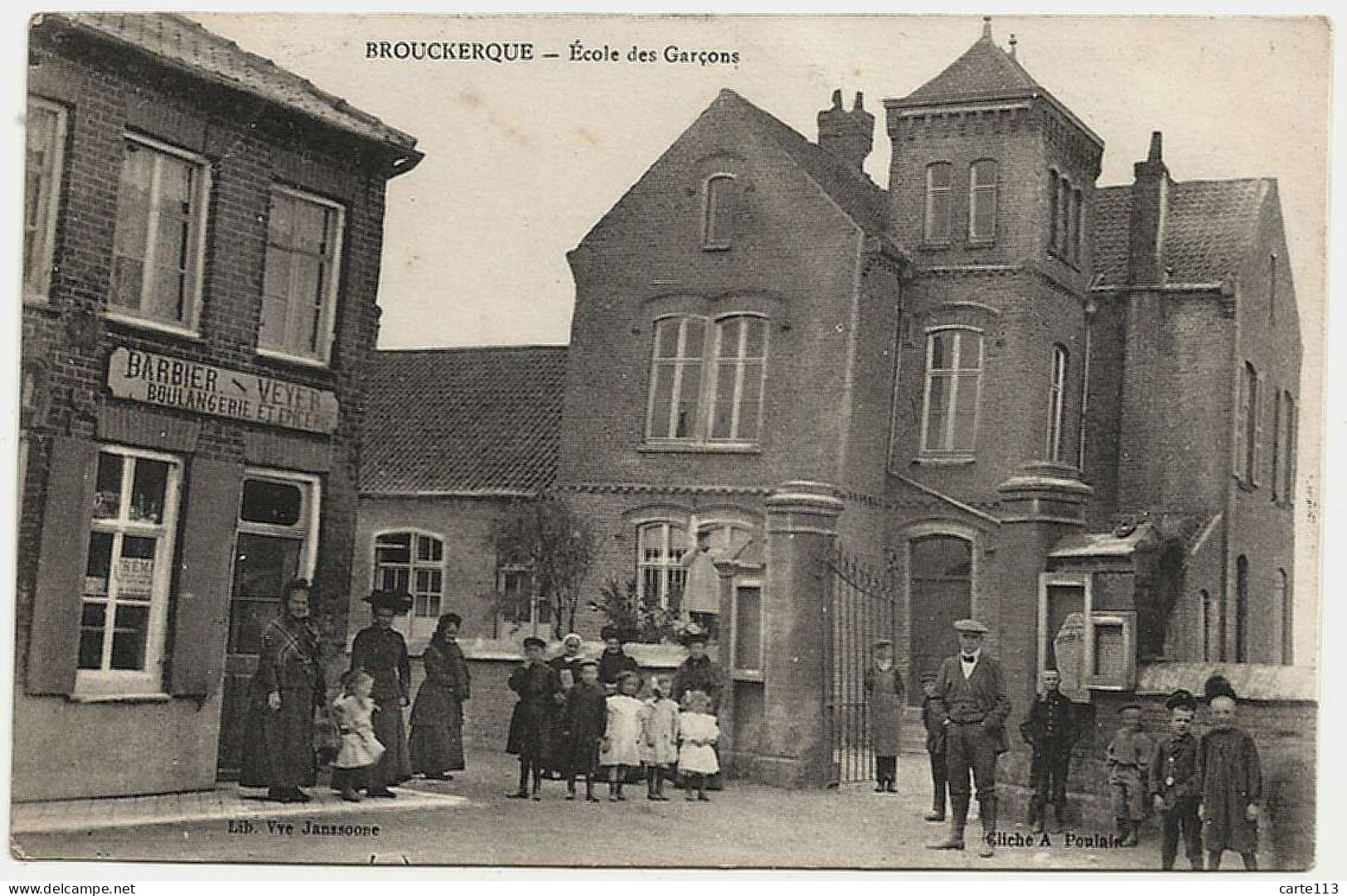 59 - B30058CPA - BROUCKERQUE - Ecole Des Garcons - Boulangerie Barbier - Très Bon état - NORD - Bergues