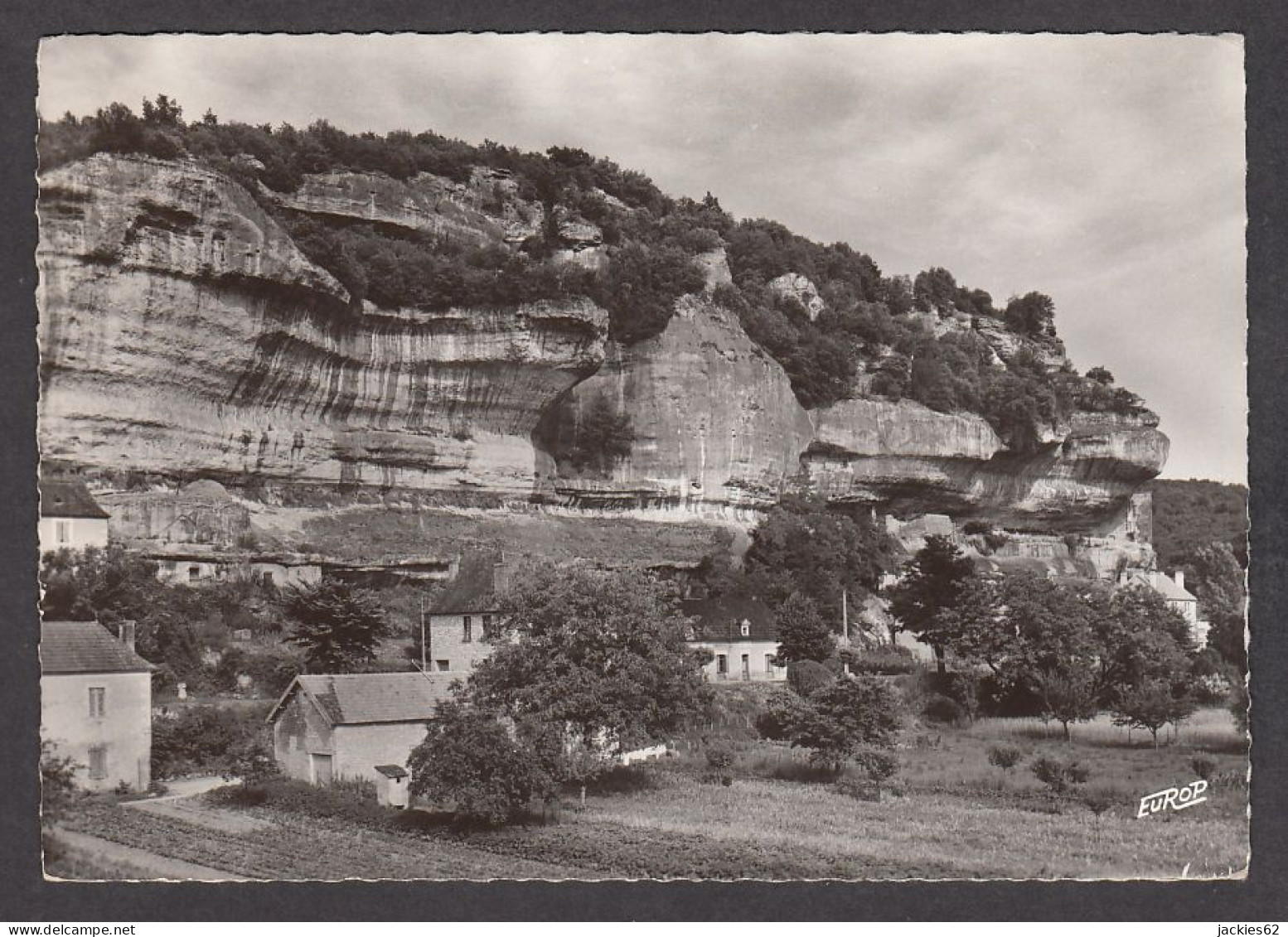 076863/ LES EYZIES, Les Falaises - Les Eyzies