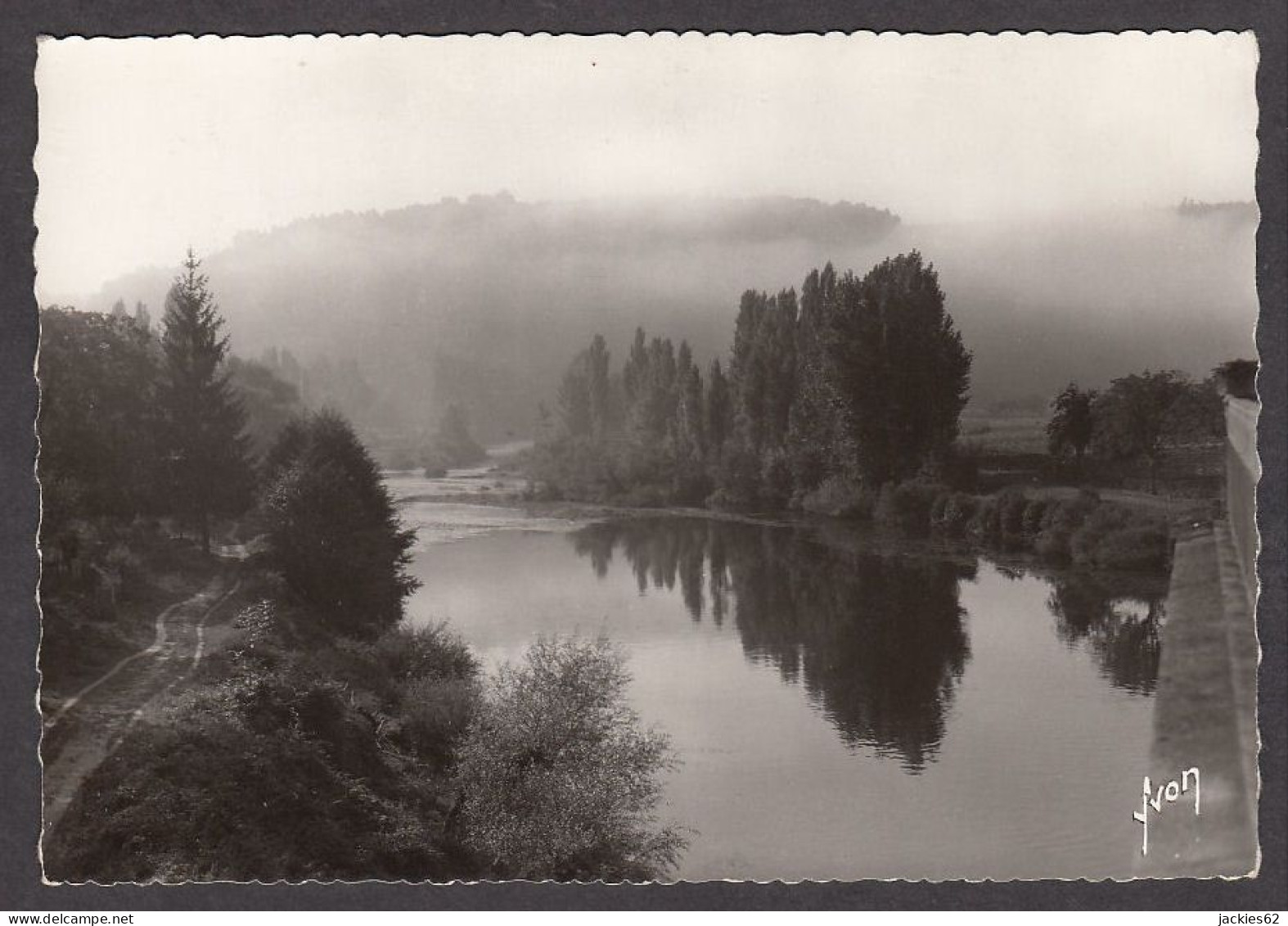 076862/ LES EYZIES, Les Bords De La Vézère - Les Eyzies