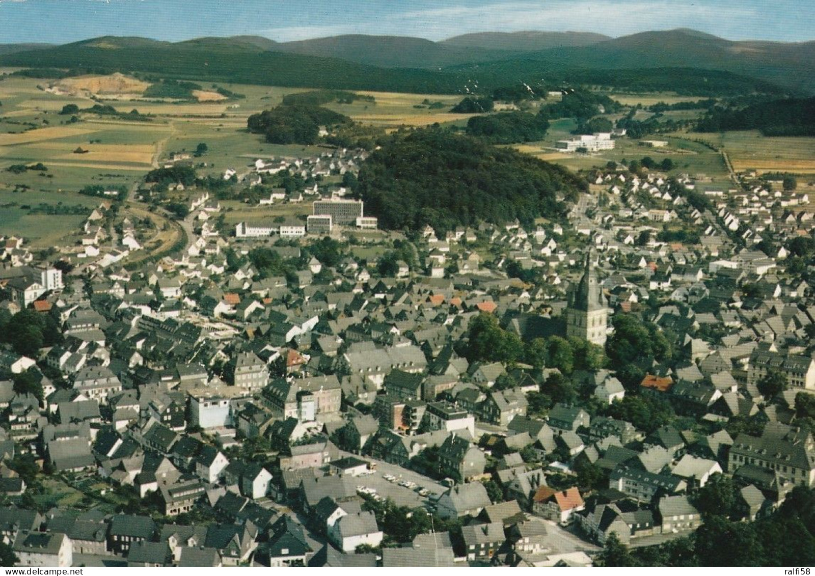 1 AK Germany / NRW * Blick Auf Die Stadt Brilon Im Hochsauerland - Luftbildaufnahme * - Brilon