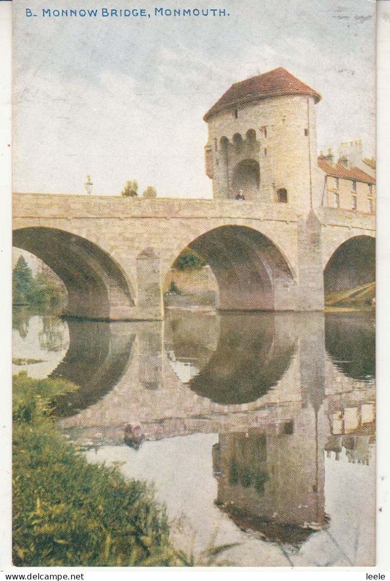 DA84.  Vintage Postcard.  Monnow Bridge, Monmouth. - Monmouthshire
