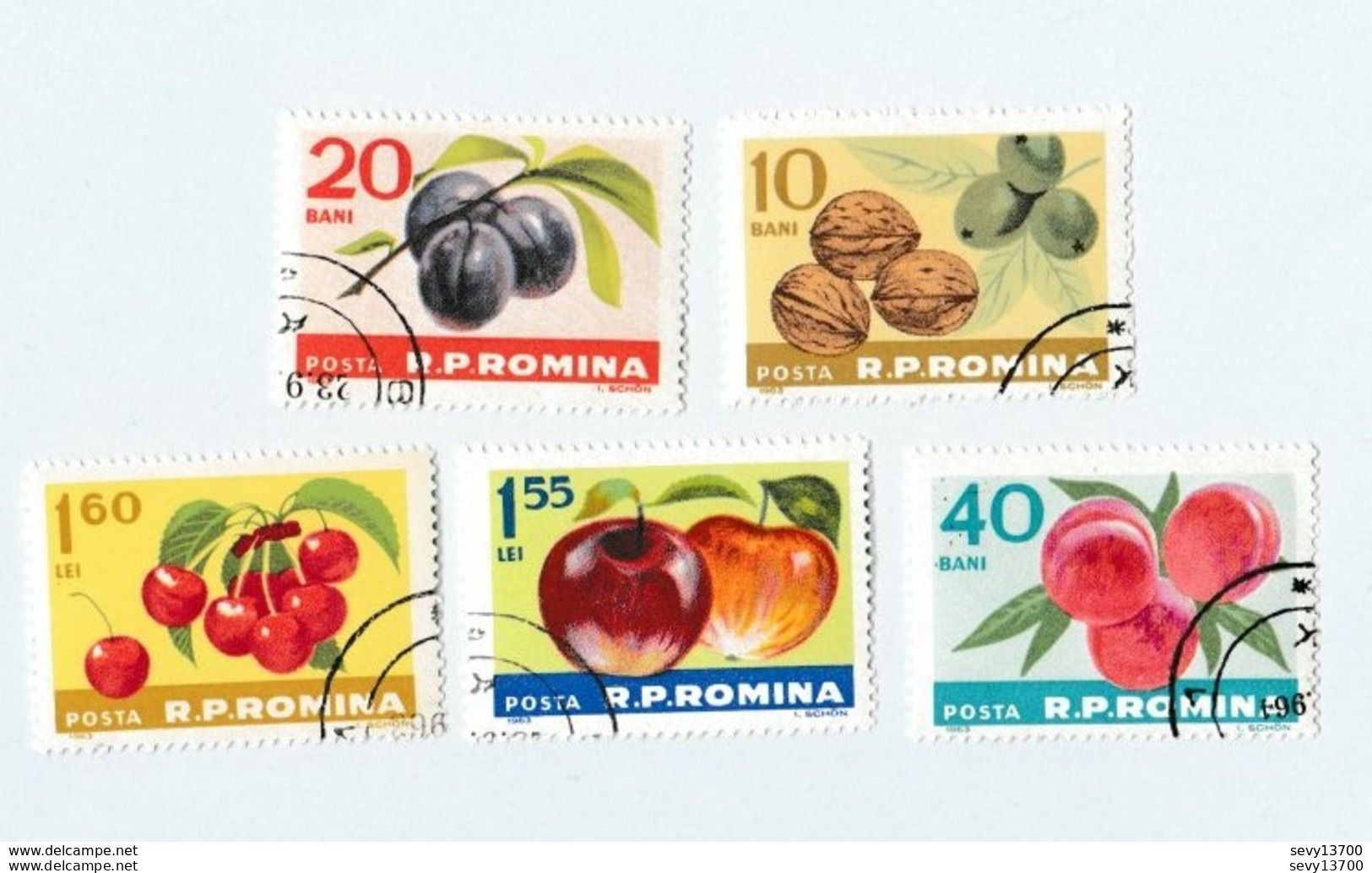 Roumanie lot de 41 timbres 34 fleurs et 7 fruits