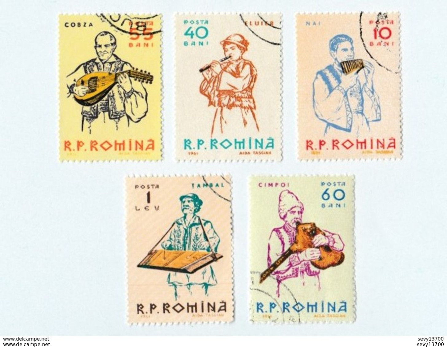 Roumanie Lot De 10 Timbres Costumes Et Instruments De Musique - Sonstige & Ohne Zuordnung