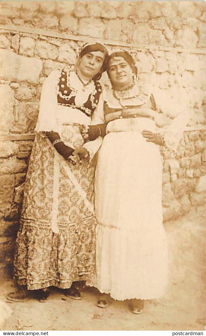 ALBANIA - Two Gypsy Women - REAL PHOTO. Publised By Mazza In Valona (Vlore). - Albanie