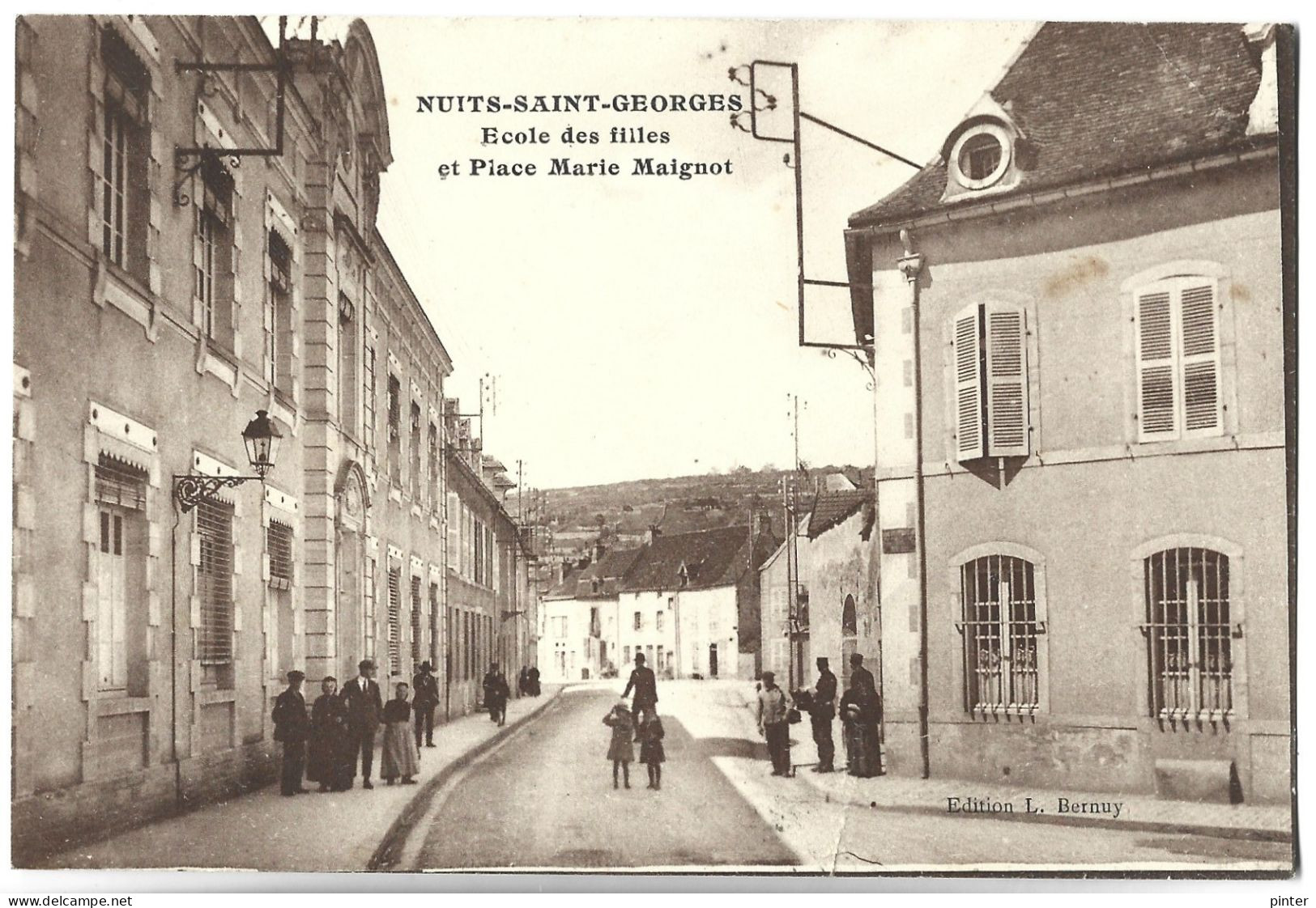 NUITS SAINT GEORGES - Ecole Des Filles Et Place Marie Maignot - Nuits Saint Georges