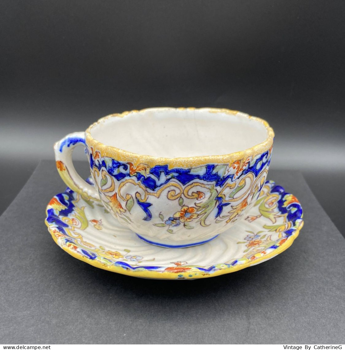 DESVRES Tasse + s/tasse FOURMAINTRAUX Frères 1877  signé Mod 1495 Faïence stannifère  #240022