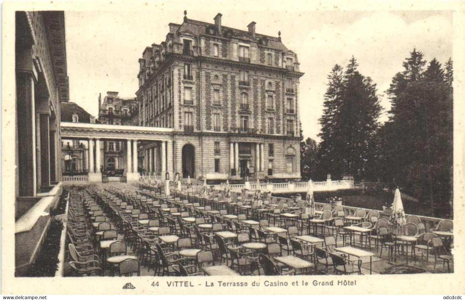 BON LOT 65 CPA  VITTEL  Toutes scannées