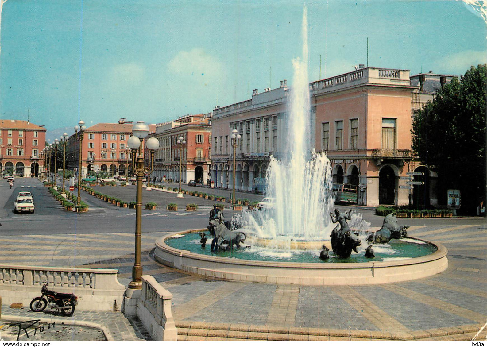 06 - NICE  - Plazas