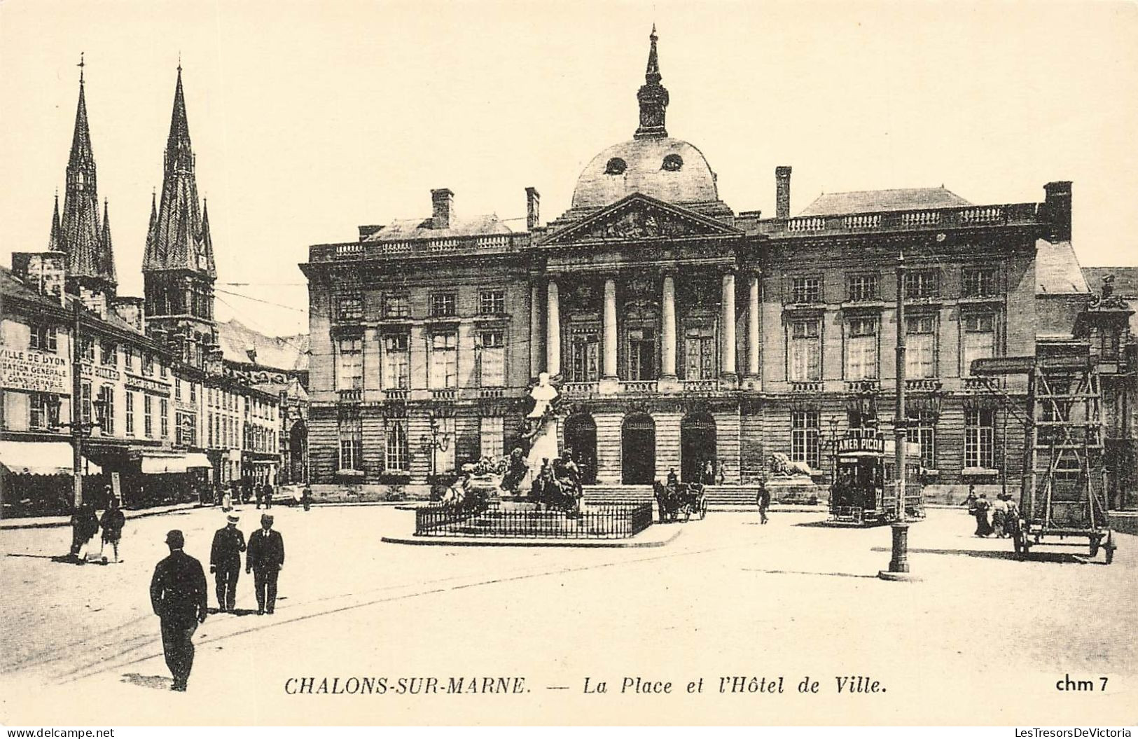 FRANCE - Chalons Sur Marne - La Place De L'hôtel De Ville - Animé - Carte Postale Ancienne - Châlons-sur-Marne