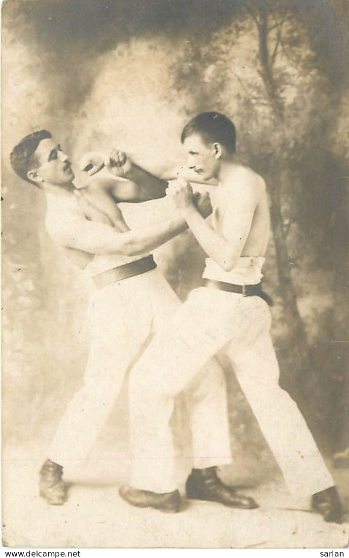 Carte Photo De Deux Boxeurs , * 448 66 - Boxing