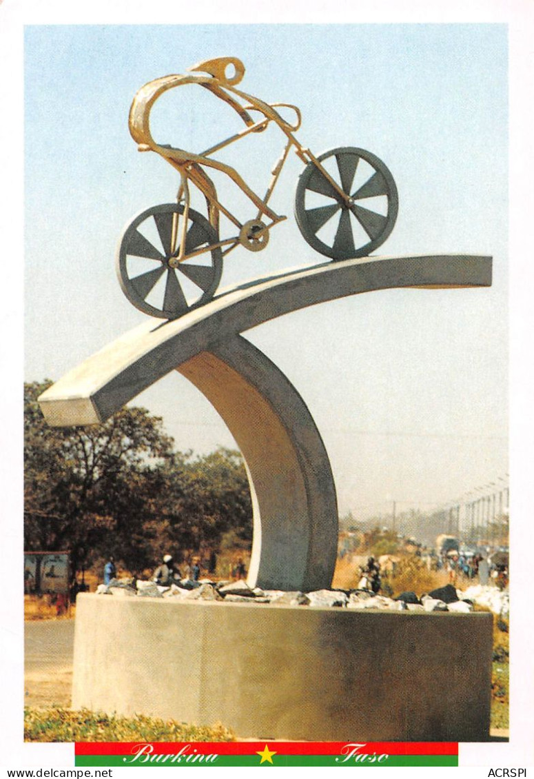 BURKINA-FASO HAUTE-VOLTA   KADIOGO Monument Des Cyclistes  OUAGADOUGOU  N° 63 \ML4021 - Burkina Faso