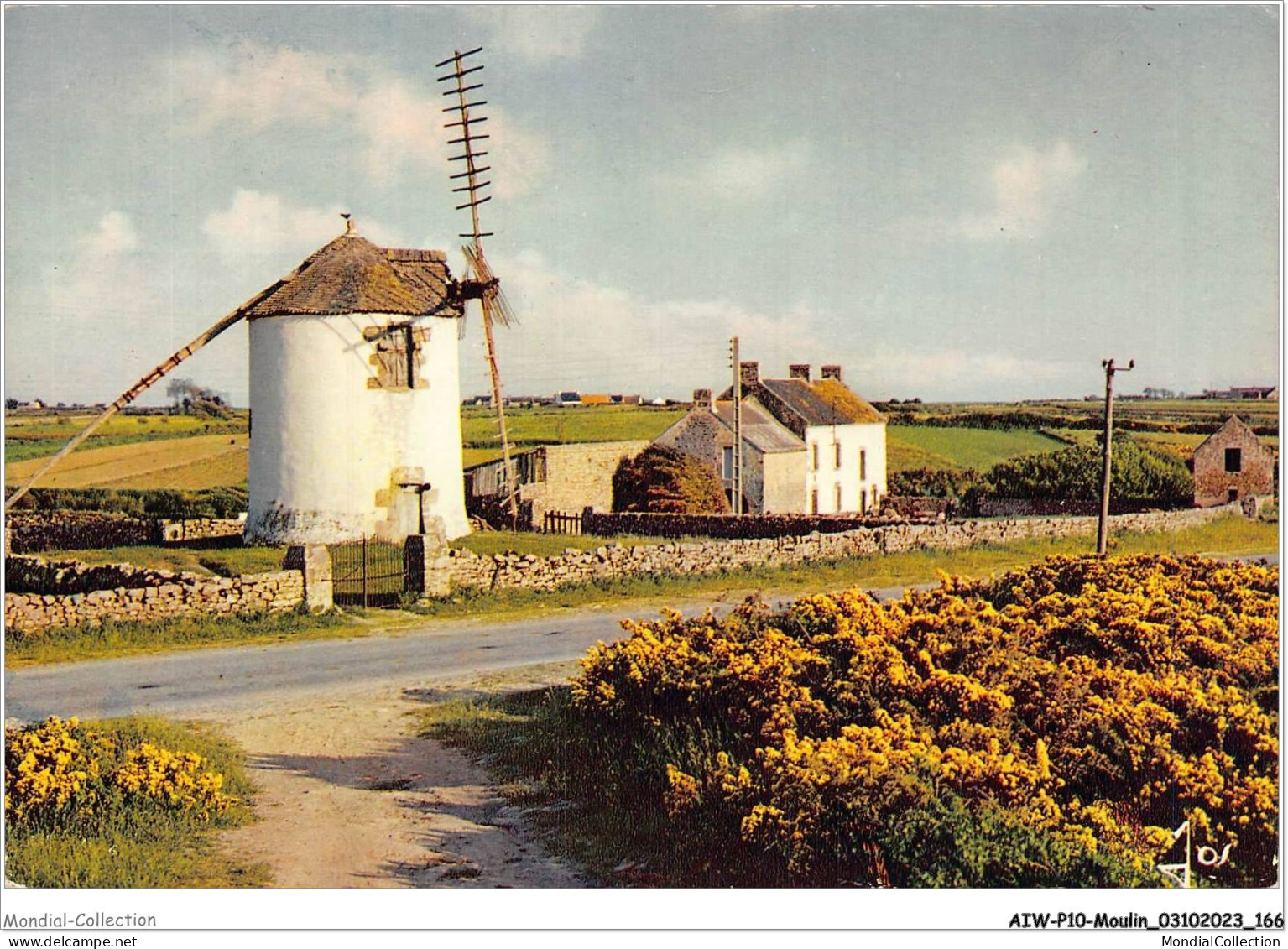 AIWP10-1023 - MOULIN - LA BRETAGNE EN COULEURS - LE VIEUX MOULIN A VENT D'ERDEVEN - MORBIHAN  - Mulini A Vento