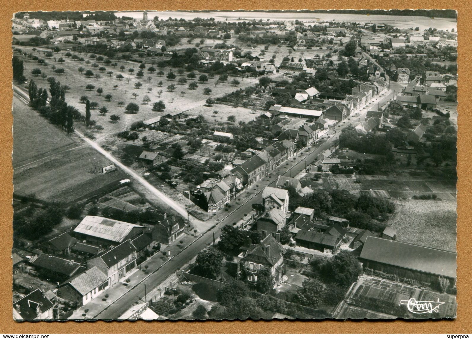 CHAULNES  (80) : " VUE AERIENNE - AVENUE ARISTIDE-BRIAND " - Chaulnes