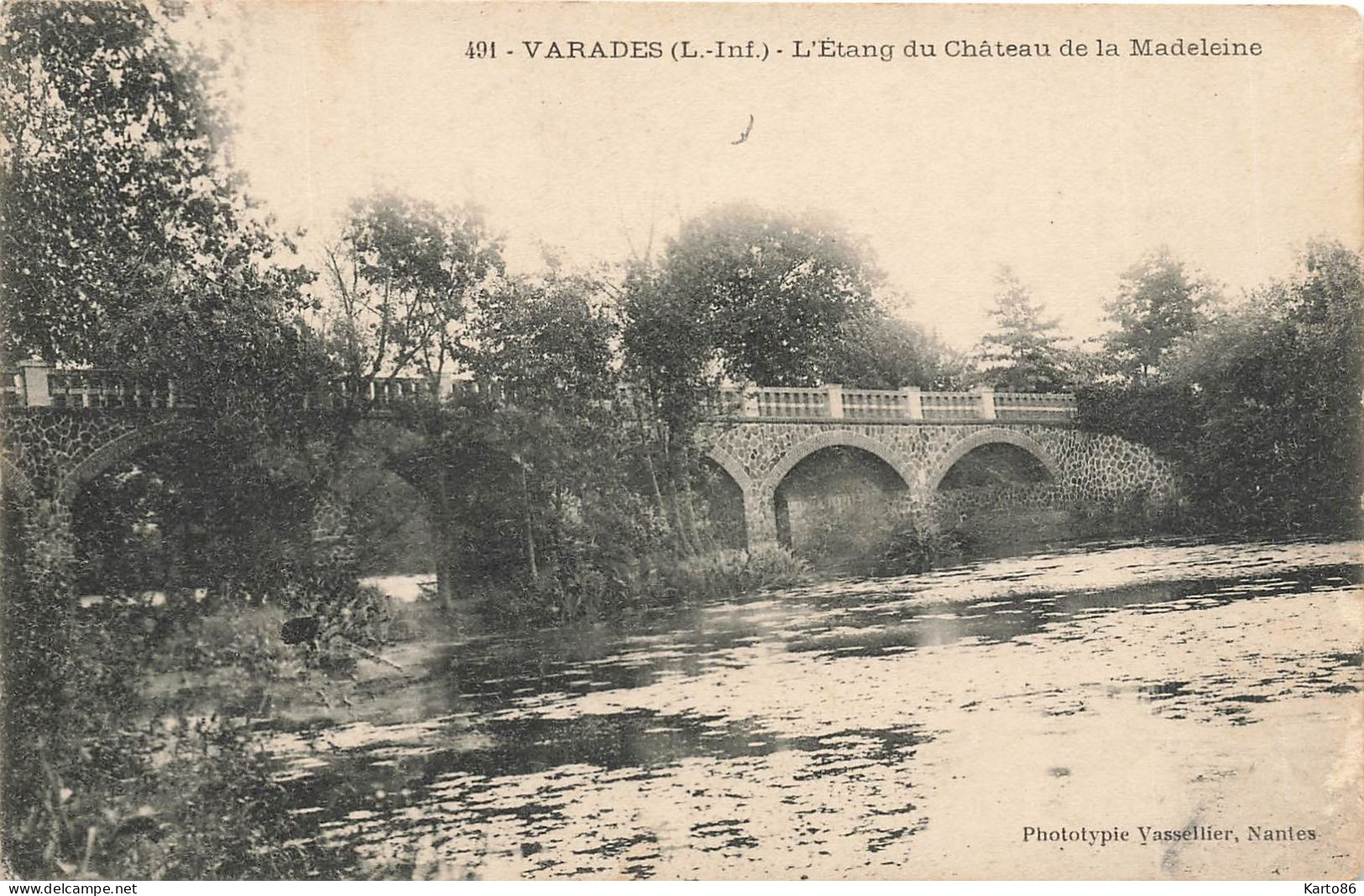 Varades * L'étang Du Château De La Madeleine * Pont - Varades