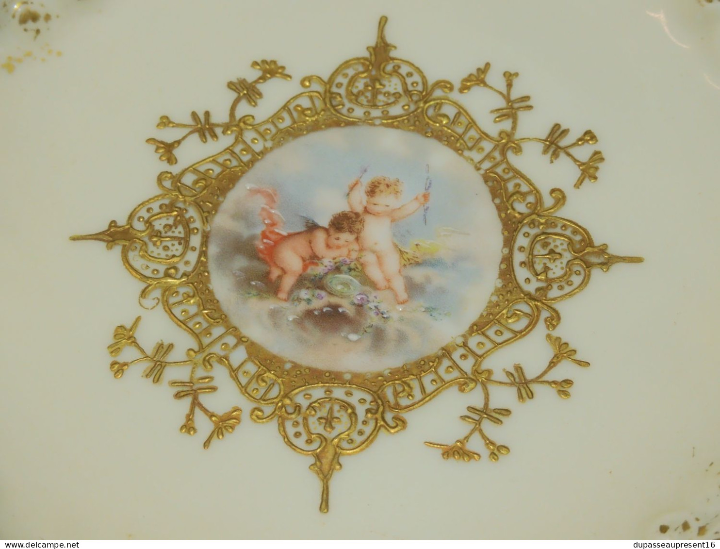 - COUPELLE VIDE POCHE PORCELAINE LIMOGES Décor CREIL & MONTEREAU ANGELOTS  E - Creil Montereau (FRA)